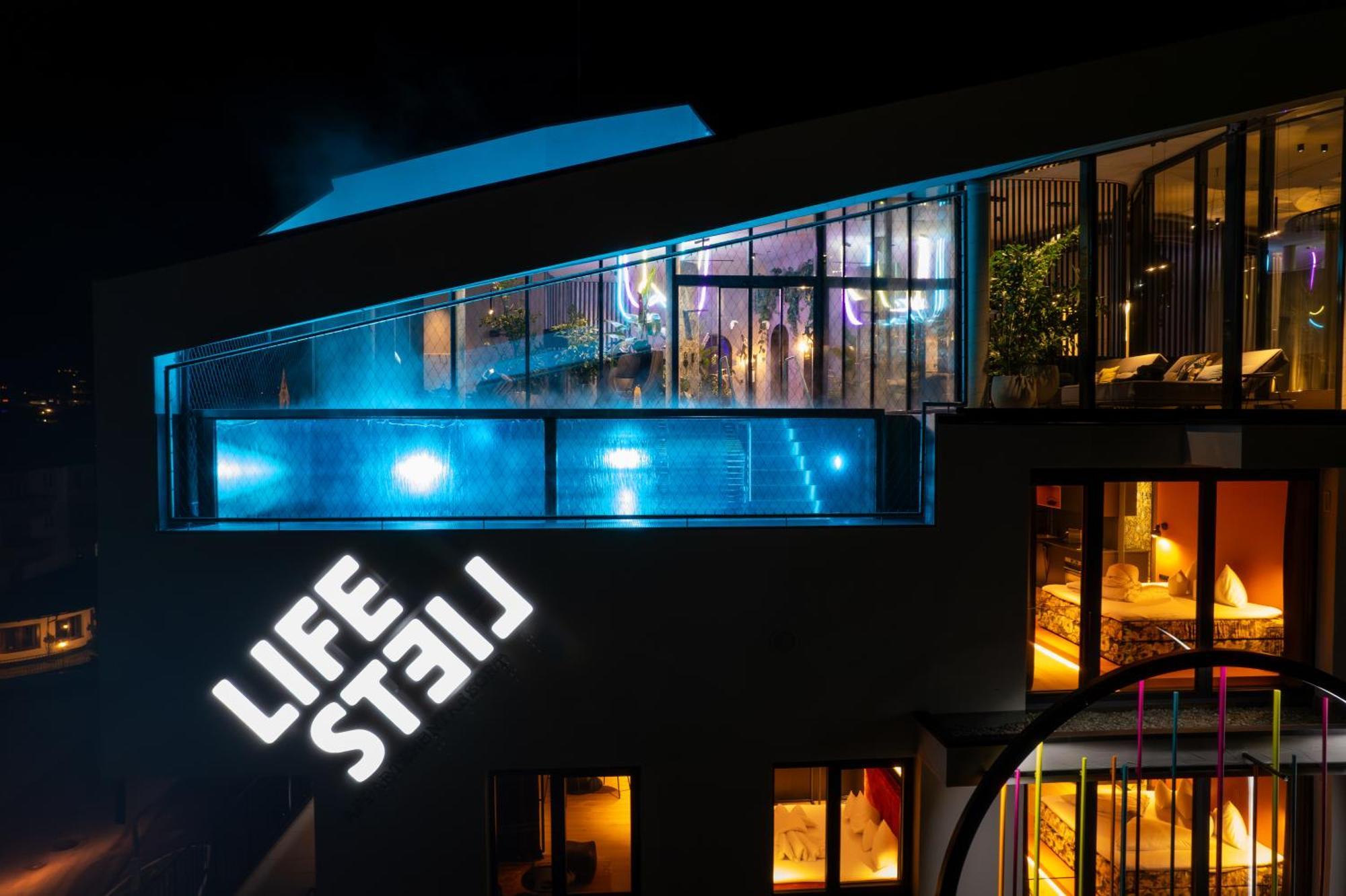 Lifesteil Aparthotel Умхаузен Екстериор снимка